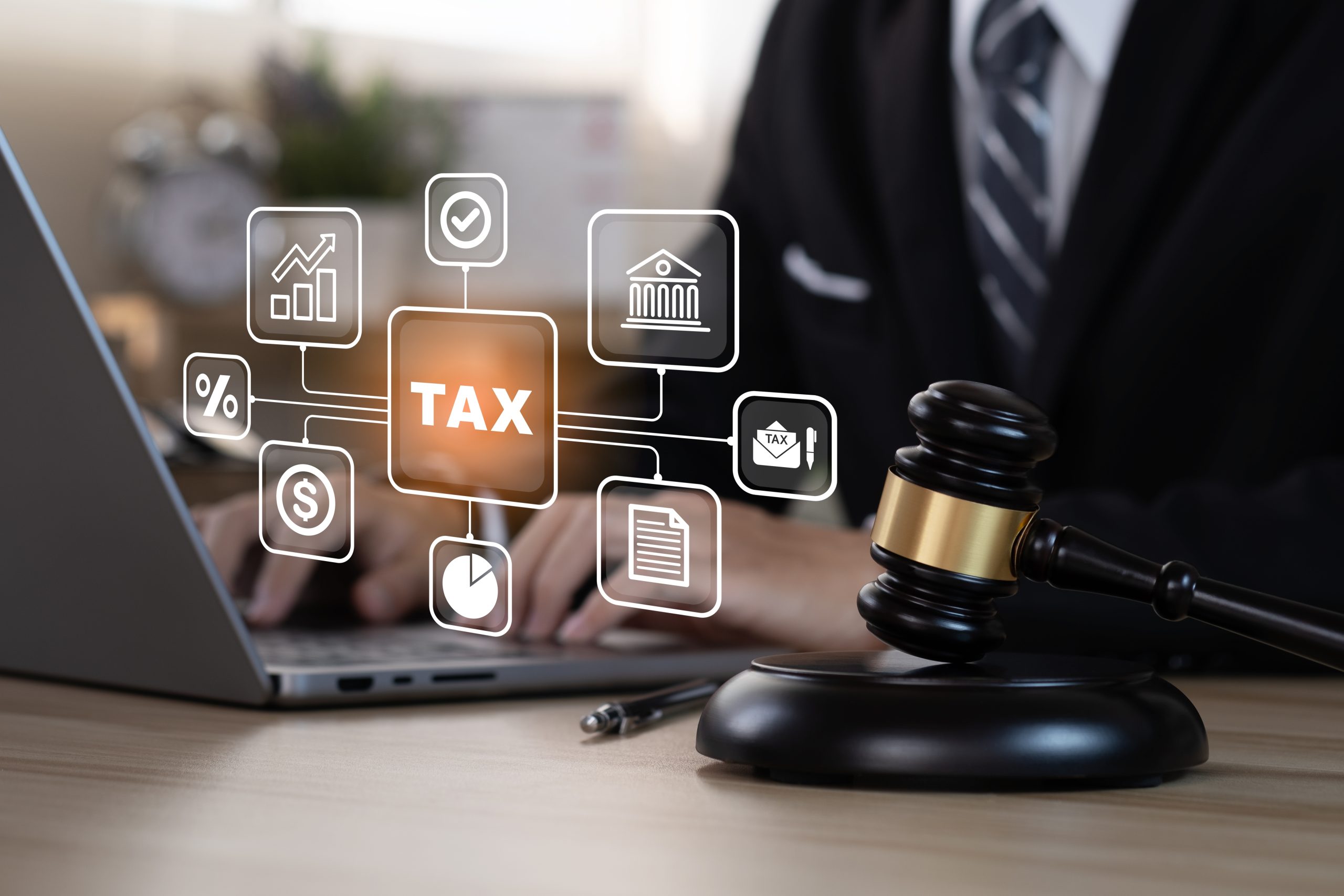 Busines,Using,A,Computer,To,Omplete,Income,Tax,Return,Form Busines,Using,A,Computer,To,Omplete,Income,Tax,Return,Form