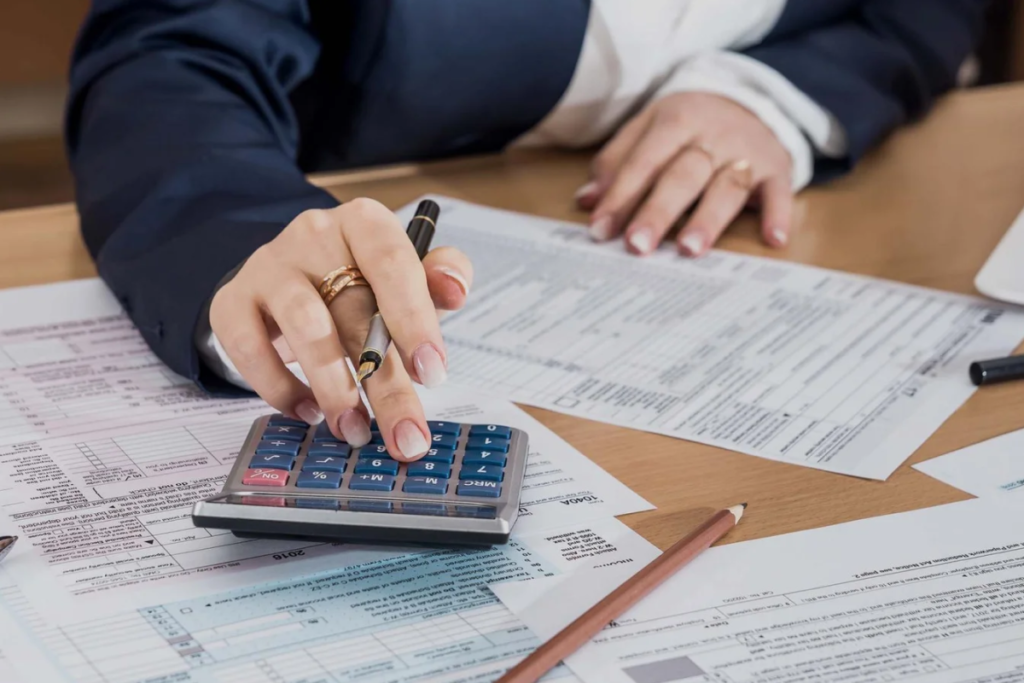 corporate tax consultant